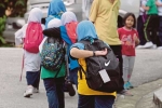 backpack weight, backpack weight guidelines, how much should your child s backpack weigh scientists have the answer, School children