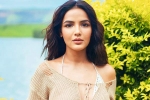 Jasmin Bhasin's corneal damage, Jasmin Bhasin's corneal damage, jasmin bhasin s corneal damage is an eye opener for all contact lens misusers, Antibiotics