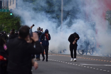 Trump to stop protests with tear gas on the White House protestors